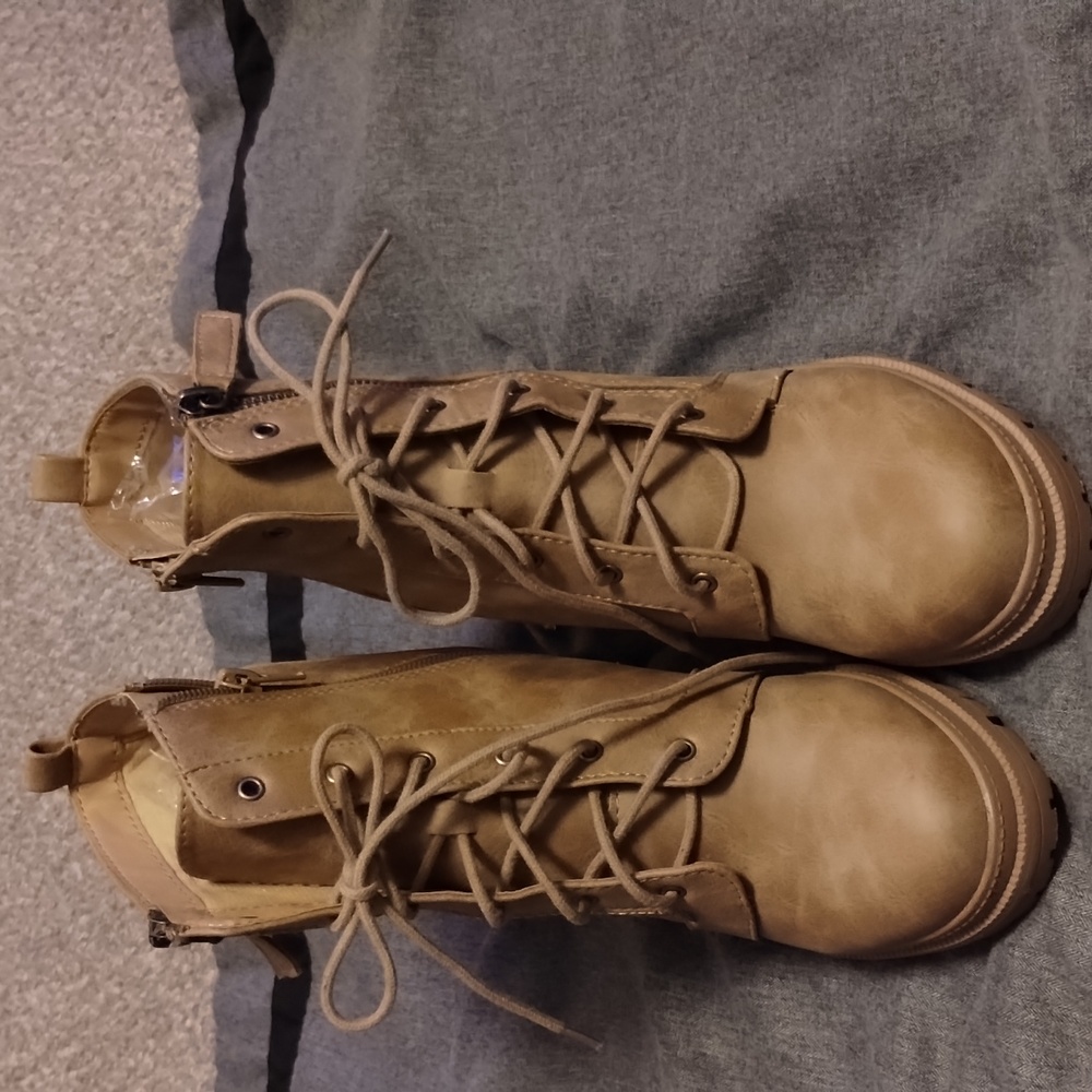 1 inch heel zip up laced boots
